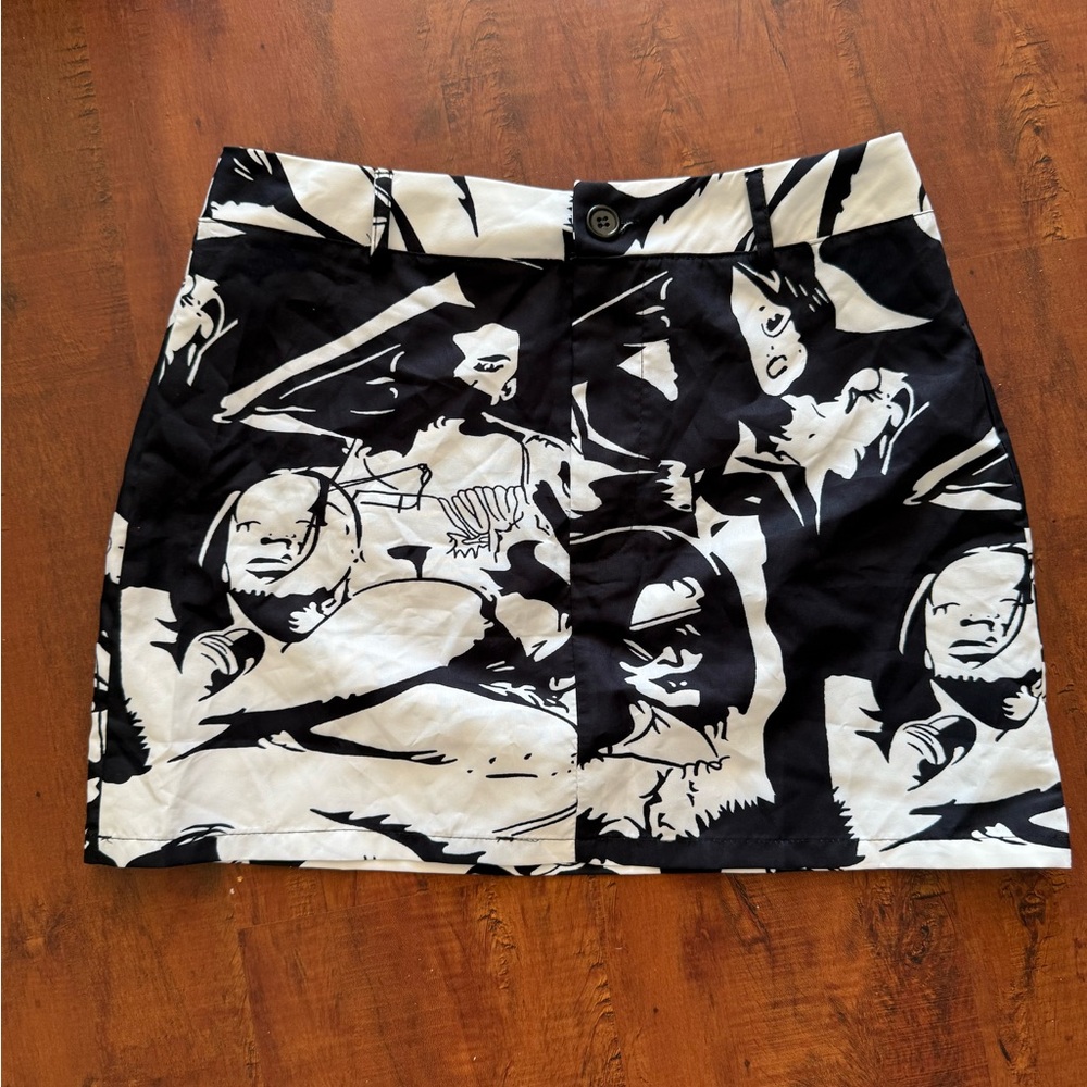 New !Black and White Graphic Skirt